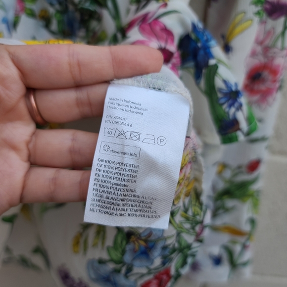 H&M Botanical Floral Garden Ruffled Button Top - Picture 14 of 16